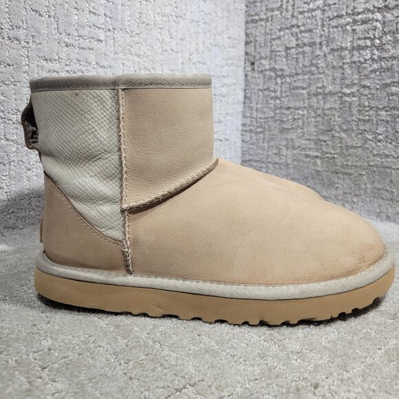 UGG Classic Mini Snake II Women's Size 7 US Beige Leather Lined Boots 1017914 - Picture 4 of 11